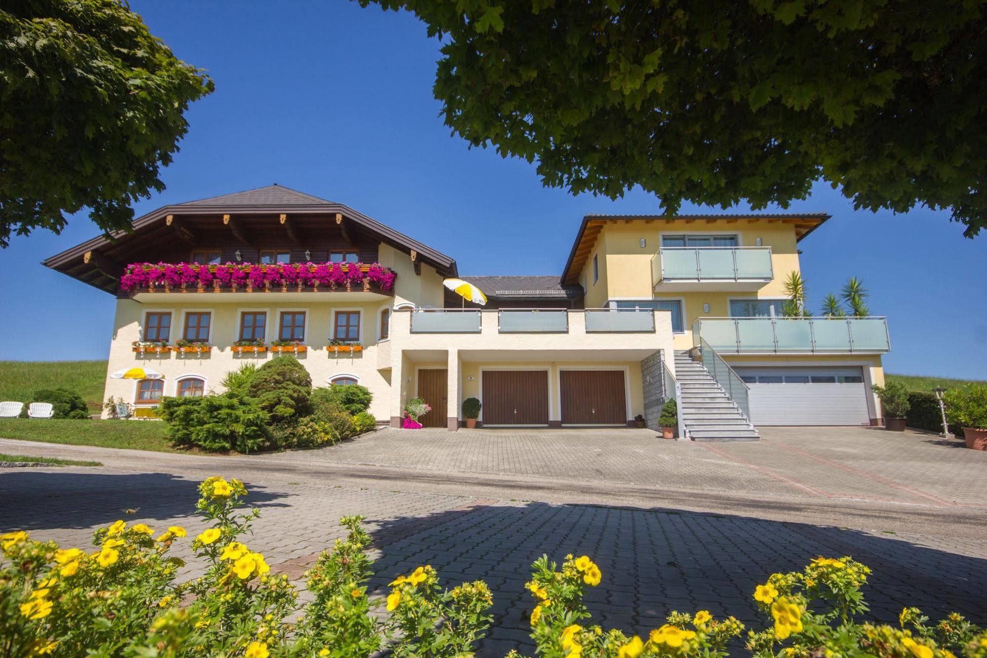 Gaestehaus Stabauer Mondsee Ngoại thất bức ảnh