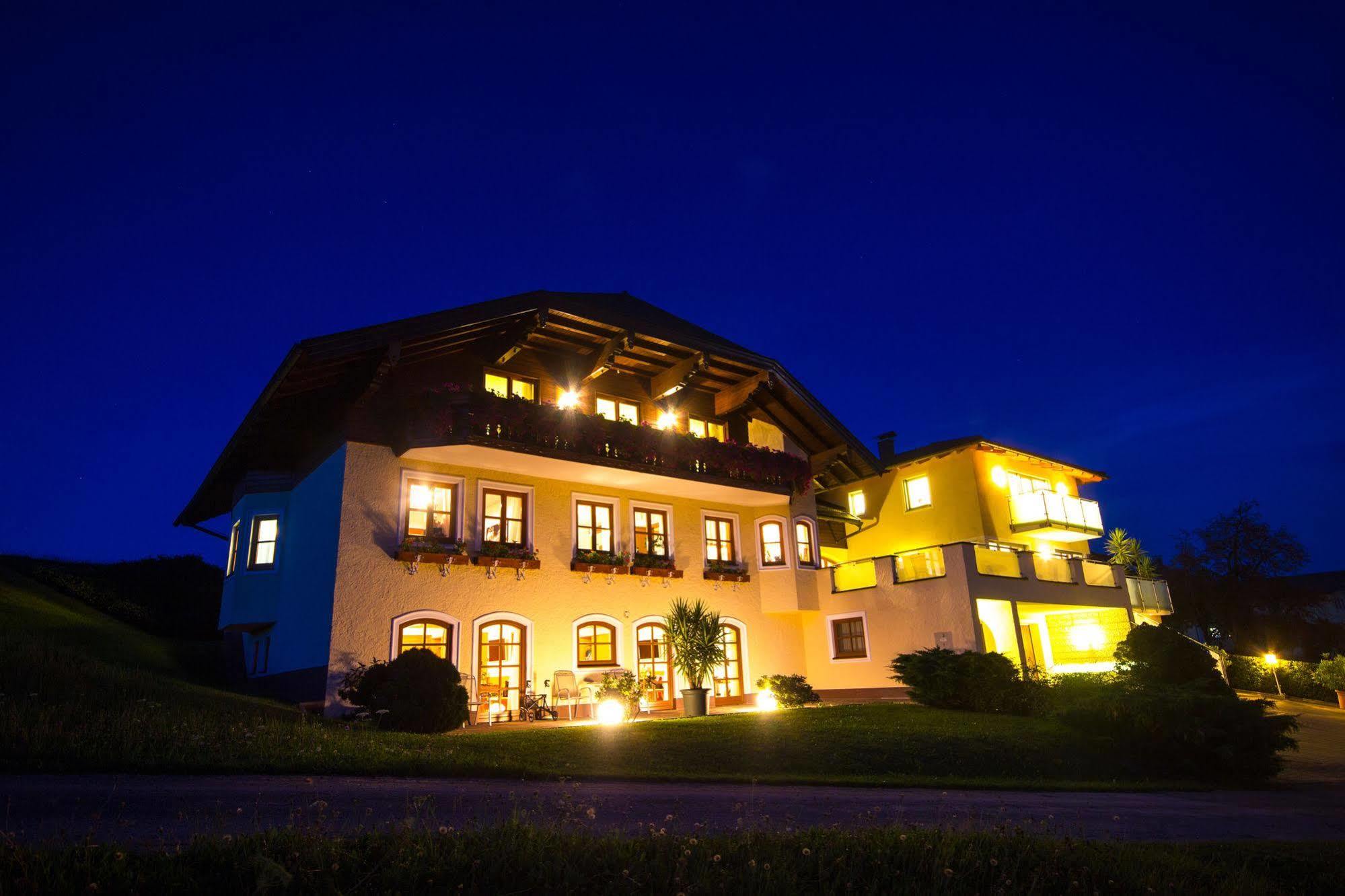 Gaestehaus Stabauer Mondsee Ngoại thất bức ảnh